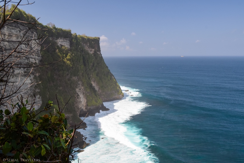 serial-travelers-bali-océan indien-falaise-uluwatu(2)