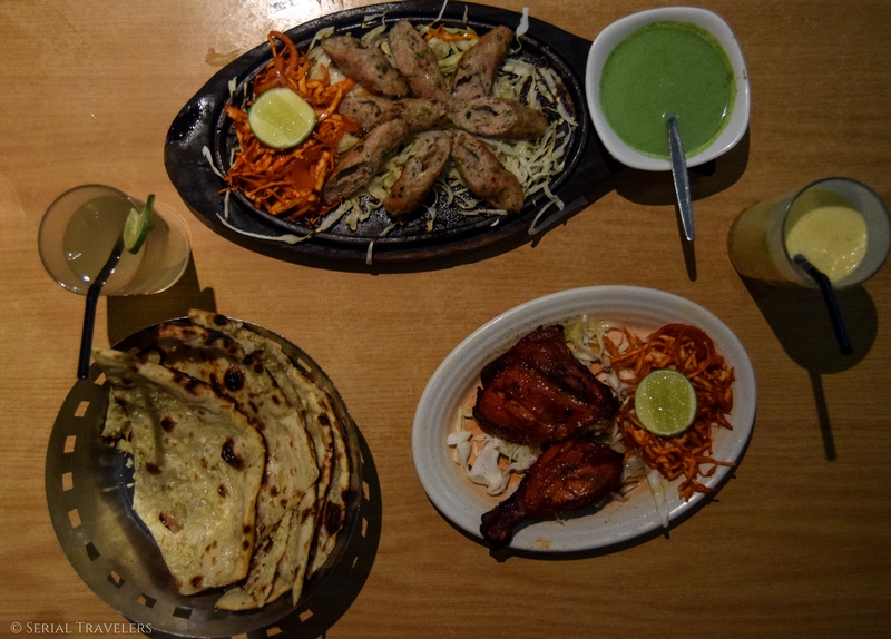 serial-travelers-malaisie-kuala-lumpur-india-food-tandoori-tikka-masala-lassi