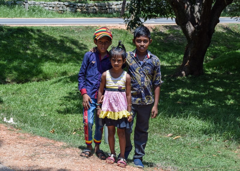 serial-travelers-sri-lanka-minhintale-children