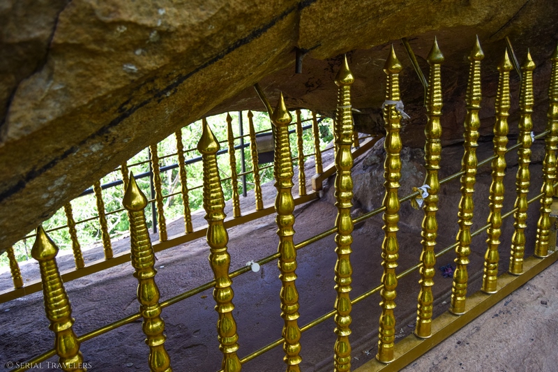 serial-travelers-sri-lanka-minhintale-mihindu-guha