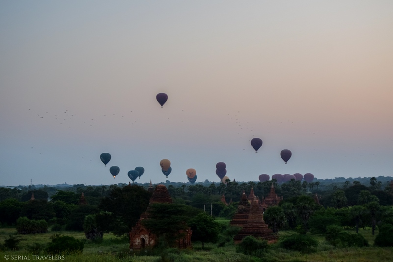 serial-travelers-myanmar-bagan-sunrise-ballons1