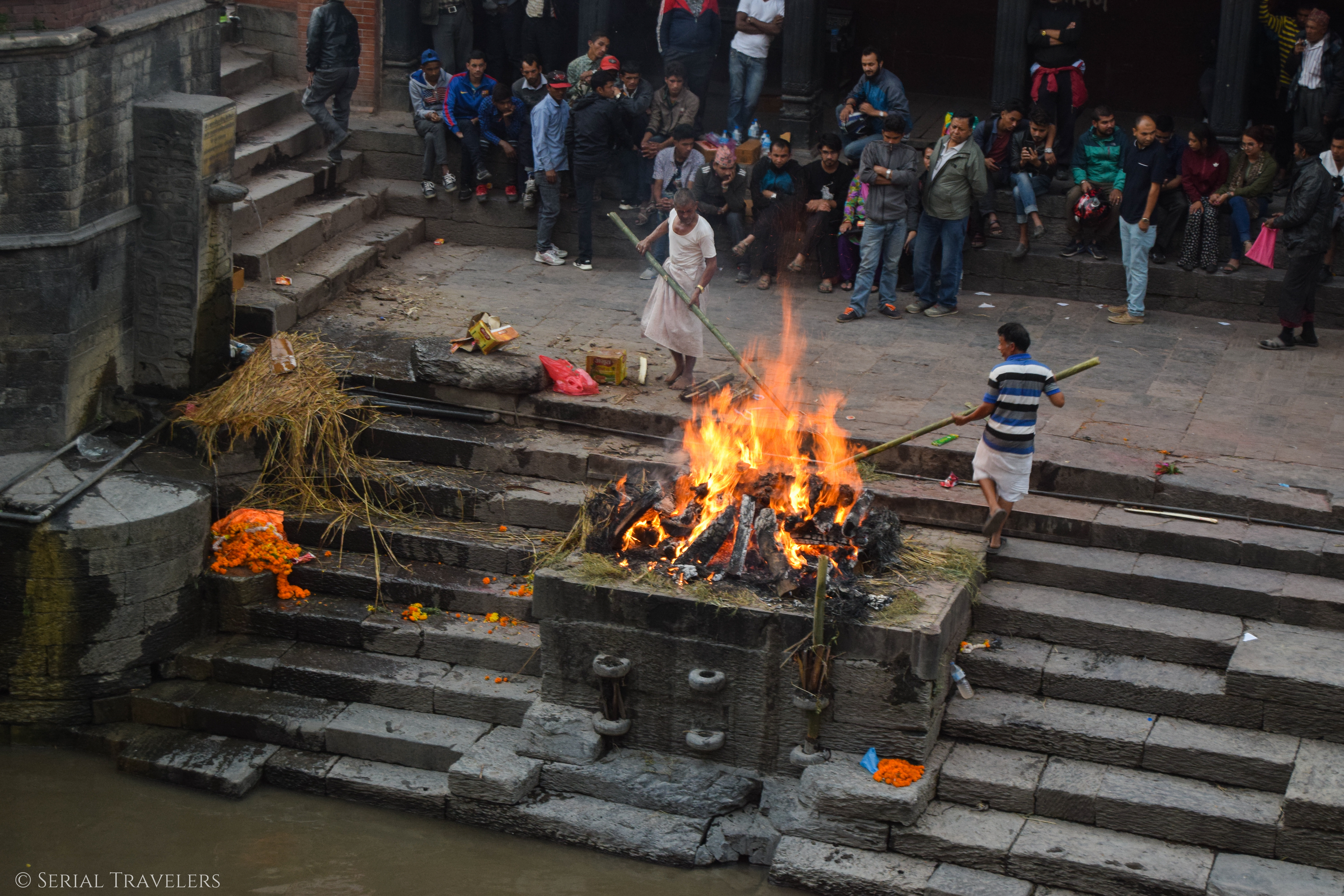 serial-travelers-nepal-katmandou-pashupatinath