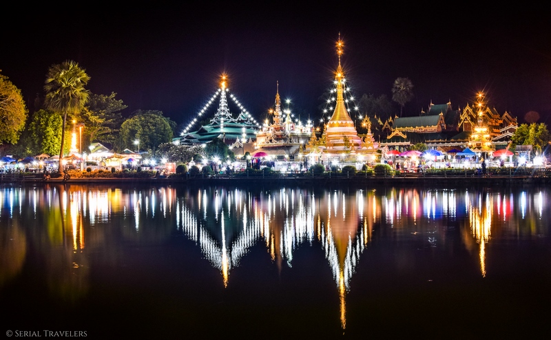 serial-travelers-thailande-nord-incontournable-que-faire-boucle-chang-mai-trajet-mae-hong-son-night-nuit-lac-temple-reflet