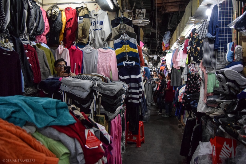 serial-travelers-cambodge-phnom-penh-marche-russe