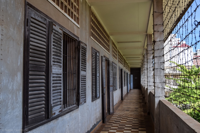 serial-travelers-cambodge-phnom-penh-musee-genocide-tuol-sleng-s21-khmer-rouge-couloir