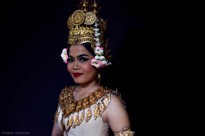 serial-travelers-cambodge-phnom-penh-portrait-danseuse-apsara-10
