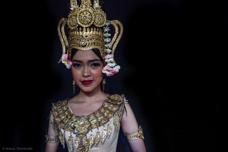 serial-travelers-cambodge-phnom-penh-portrait-danseuse-apsara-9