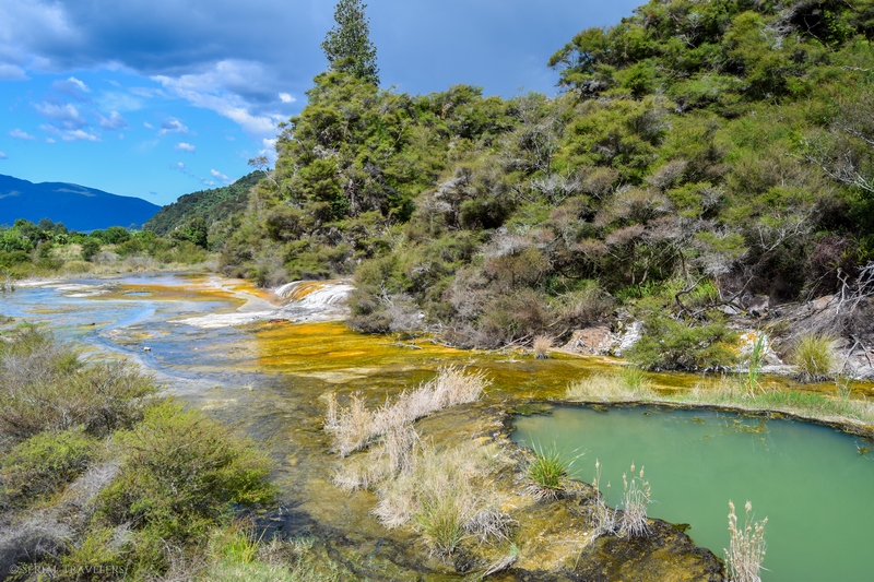 serial-travelers-nouvelle-zelande-waimangu-warbrick-terrace2