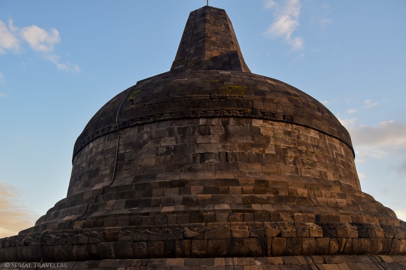 serial-travelers-indonesie-borobudur-summit-sunrise(2)