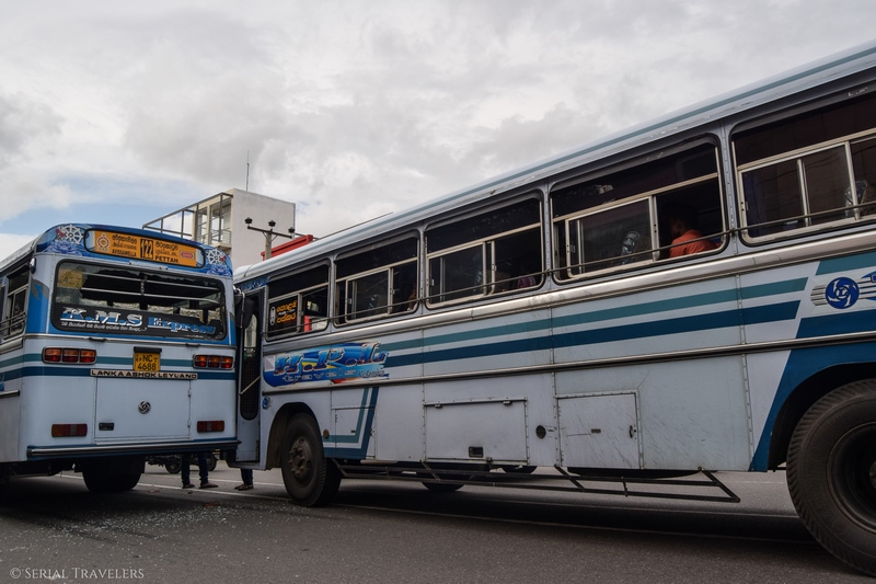 serial-travelers-sri-lanka-trajet-bus-local-ella-negombo-accident