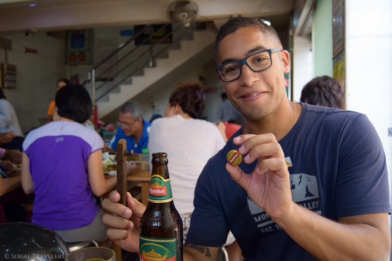 serial-travelers-myanmar-birmanie-burma-incontournable-ou-manger-a-mandalay-golden-shan-restaurant-buffet-illimite-myanmar-beer