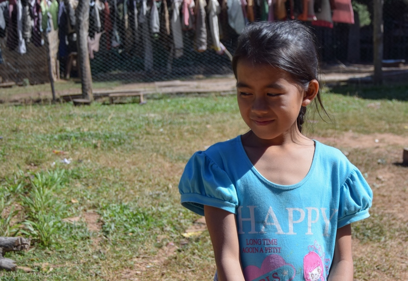 serial-travelers-laos-nong-khiaw-children-portrait-enfant-village