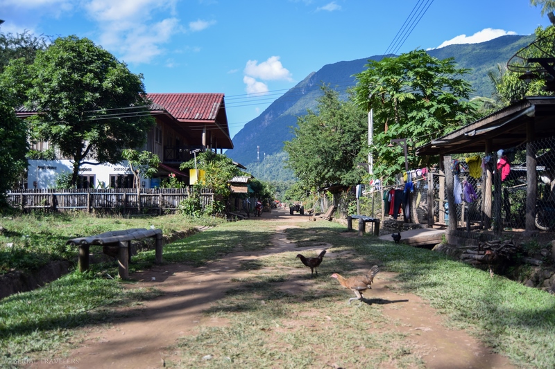 serial-travelers-laos-nong-khiaw-muang-ngoi-bateau-kayak-2