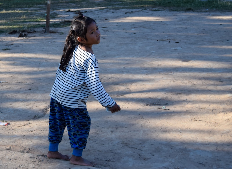 serial-travelers-laos-nong-khiaw-sopkeng-sop-keng-fille-2