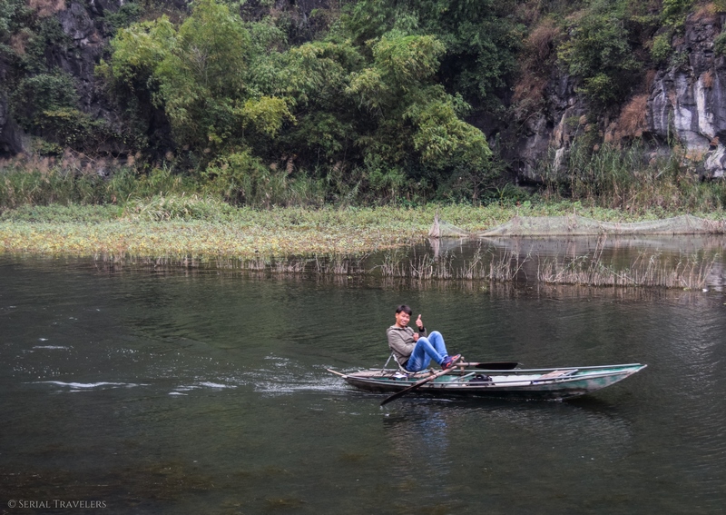 serial-travelers-vietnam-ninh-binh-tam-coc-bateau
