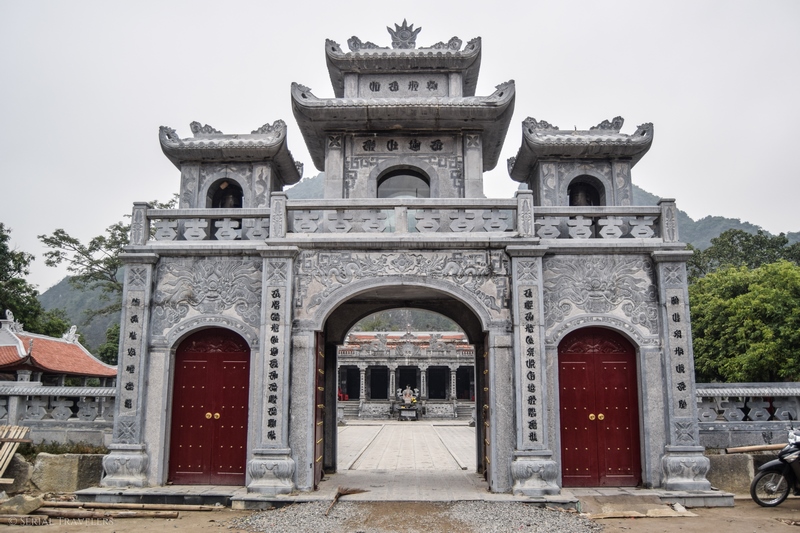 serial-travelers-vietnam-ninh-binh-tam-temple-confuscianisme