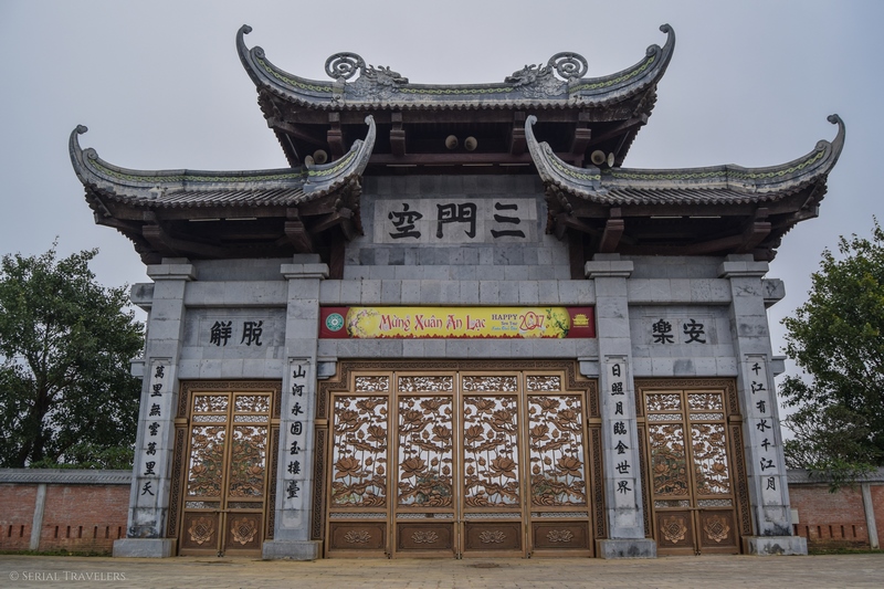 serial-travelers-vietnam-ninh-binh-temple-bai-dinh