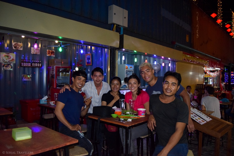 serial-travelers-cambodge-siem-reap-palm-container-night-market7