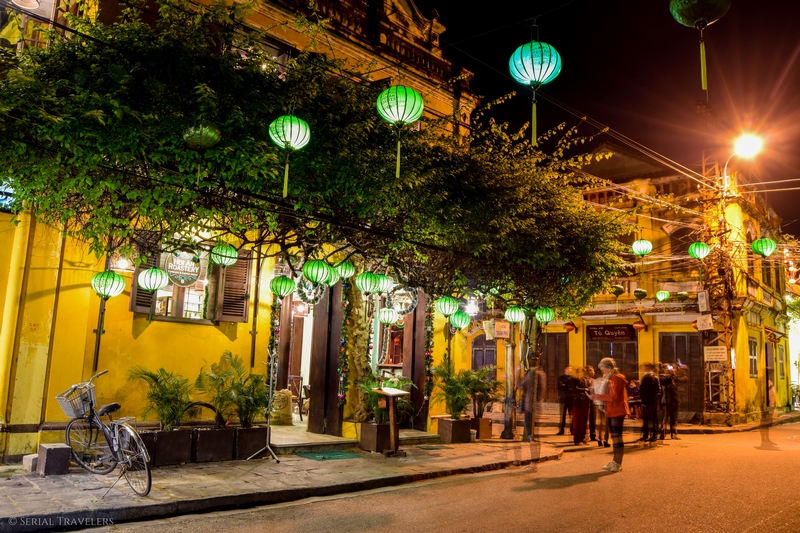 serial-travelers-vietnam-hoi-an-lanternes-by-night
