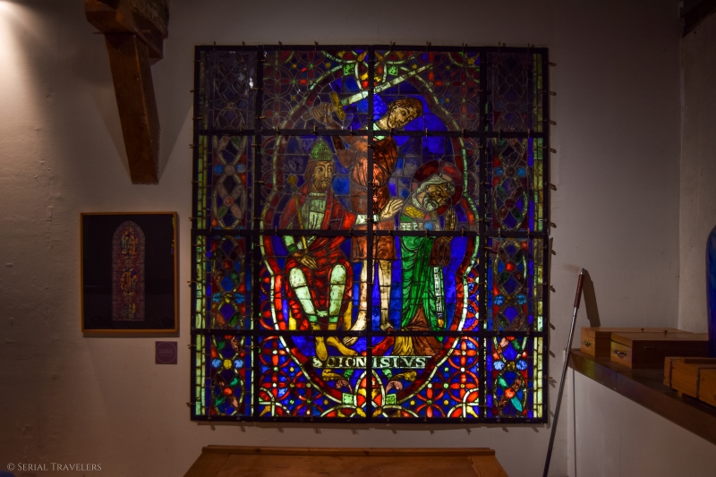 serial-travelers-chartres-musée-vitrail2