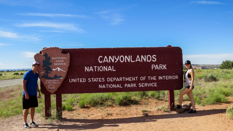 serial-travelers-ouest-americain-canyonlands-island-in-the-sky-entrance